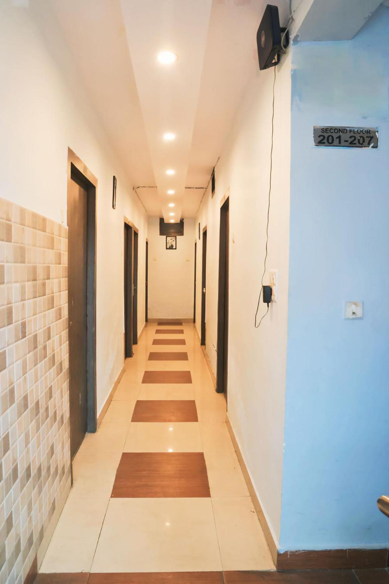Hotel Shaurya Haridvár Kültér fotó